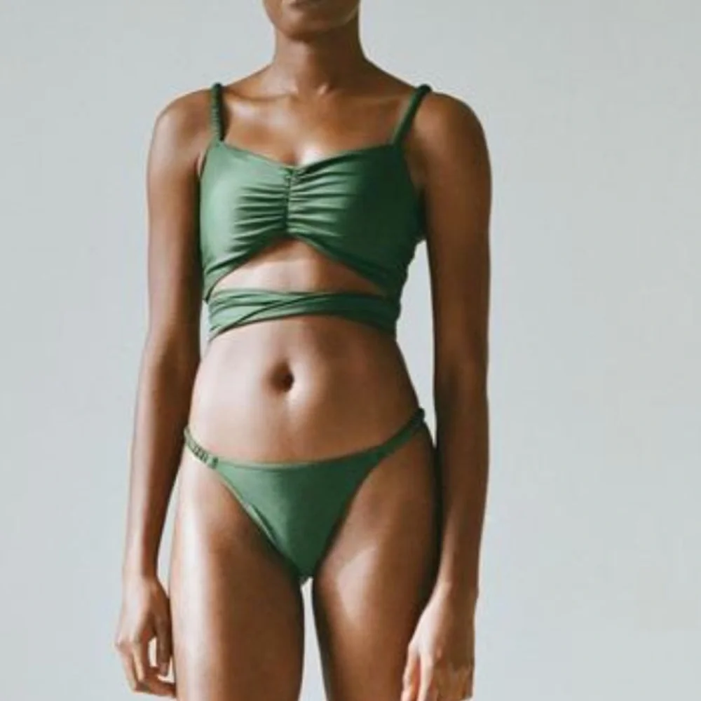 PARI DESAI SARITA SWIMSUIT PALM TOP & BOTTOM SIZE SMALL